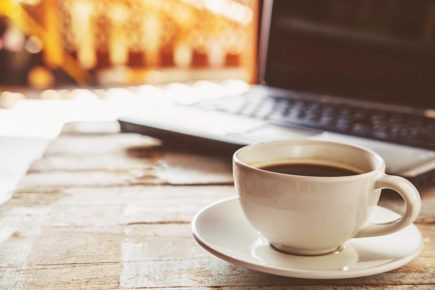 Moderne Lernumgebung mit digitalen Finanztechnologie-Tools